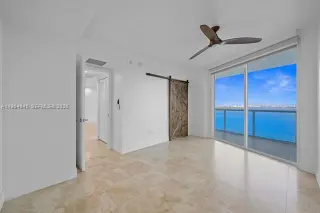 Propiedad en alquiler con 1 dormitorio y 1.5 baños en Miami