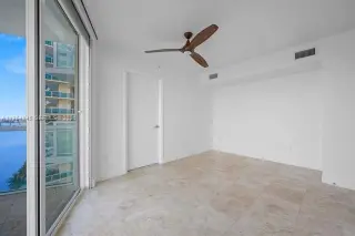 Propiedad en alquiler con 1 dormitorio y 1.5 baños en Miami