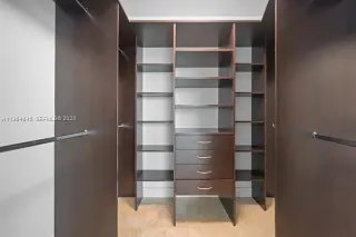 Propiedad en alquiler con 1 dormitorio y 1.5 baños en Miami