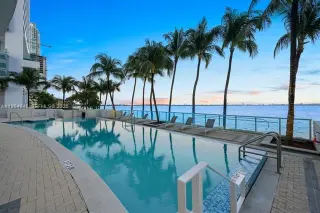 Propiedad en alquiler con 1 dormitorio y 1.5 baños en Miami