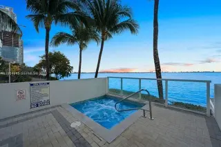 Propiedad en alquiler con 1 dormitorio y 1.5 baños en Miami