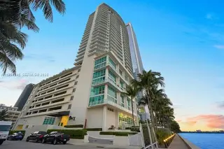 Propiedad en alquiler con 1 dormitorio y 1.5 baños en Miami