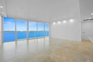 Propiedad en alquiler con 1 dormitorio y 1.5 baños en Miami