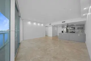 Propiedad en alquiler con 1 dormitorio y 1.5 baños en Miami