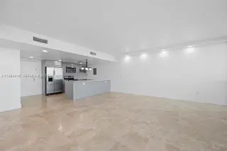 Propiedad en alquiler con 1 dormitorio y 1.5 baños en Miami