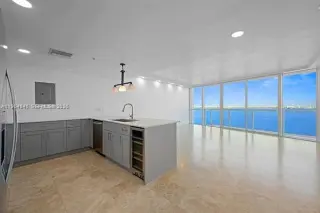 Propiedad en alquiler con 1 dormitorio y 1.5 baños en Miami