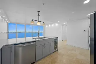 Propiedad en alquiler con 1 dormitorio y 1.5 baños en Miami