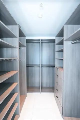 Propiedad en alquiler con 2 habitaciones y 2 baños en Miami