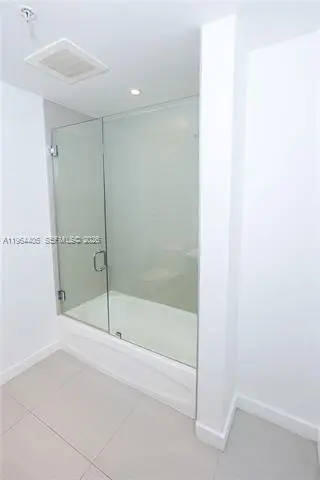 Propiedad en alquiler con 2 habitaciones y 2 baños en Miami