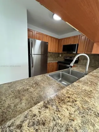 Propiedad en alquiler con 3 habitaciones y 2 baños en Miramar