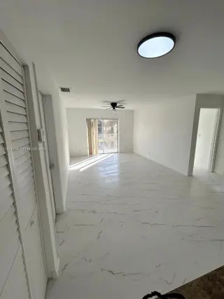 Propiedad en alquiler con 3 habitaciones y 2 baños en Miramar