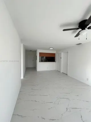 Propiedad en alquiler con 3 habitaciones y 2 baños en Miramar