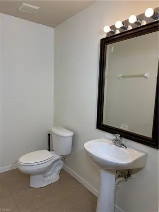 Propiedad en alquiler con 3 habitaciones y 2.5 baños en Fort Myers