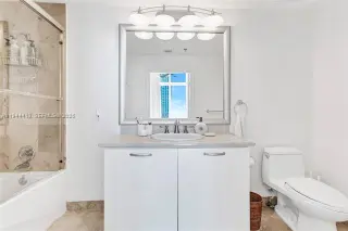Propiedad en alquiler con 1 dormitorio y 1.5 baños en Miami Beach