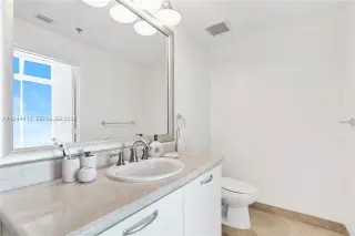 Propiedad en alquiler con 1 dormitorio y 1.5 baños en Miami Beach