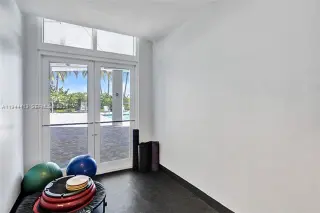 Propiedad en alquiler con 1 dormitorio y 1.5 baños en Miami Beach