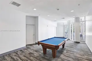 Propiedad en alquiler con 1 dormitorio y 1.5 baños en Miami Beach