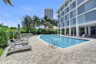 Propiedad en alquiler con 1 dormitorio y 1.5 baños en Miami Beach