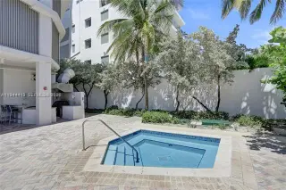 Propiedad en alquiler con 1 dormitorio y 1.5 baños en Miami Beach