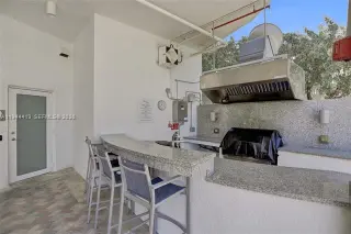 Propiedad en alquiler con 1 dormitorio y 1.5 baños en Miami Beach