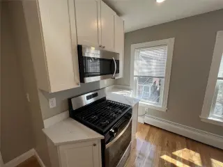 Propiedad en alquiler con 3 habitaciones y 1 baño en Somerville