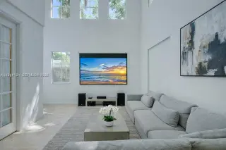 Propiedad en alquiler con 3 habitaciones y 3 baños en Coral Gables