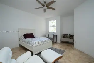 Propiedad en alquiler con 3 habitaciones y 3 baños en Coral Gables