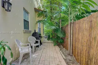 Propiedad en alquiler con 3 habitaciones y 3 baños en Coral Gables