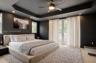 Propiedad en alquiler con 3 habitaciones y 3 baños en Coral Gables