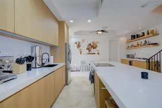 Propiedad en alquiler con 3 habitaciones y 3 baños en Coral Gables