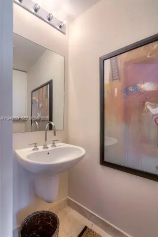 Propiedad en alquiler con 1 dormitorio y 1.5 baños en Miami Beach
