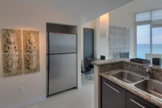 Propiedad en alquiler con 1 dormitorio y 1.5 baños en Miami Beach