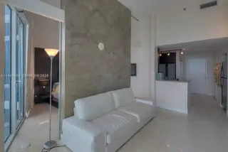 Propiedad en alquiler con 1 dormitorio y 1.5 baños en Miami Beach
