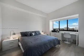 Propiedad en alquiler con 2 habitaciones y 3 baños en Miami