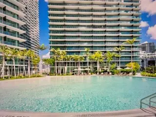 Propiedad en alquiler con 2 habitaciones y 3 baños en Miami