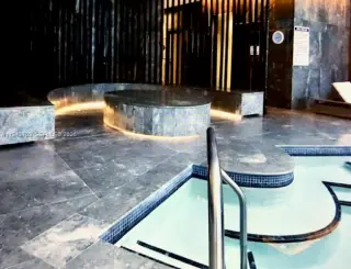 Propiedad en alquiler con 2 habitaciones y 3 baños en Miami
