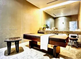 Propiedad en alquiler con 2 habitaciones y 3 baños en Miami