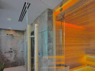 Propiedad en alquiler con 2 habitaciones y 3 baños en Miami