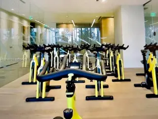 Propiedad en alquiler con 2 habitaciones y 3 baños en Miami