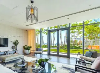 Propiedad en alquiler con 2 habitaciones y 3 baños en Miami