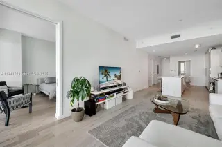 Propiedad en alquiler con 2 habitaciones y 3 baños en Miami