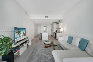 Propiedad en alquiler con 2 habitaciones y 3 baños en Miami