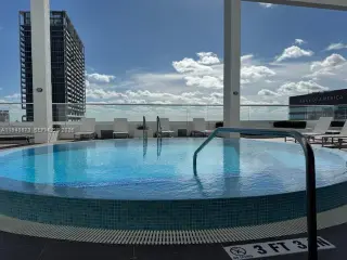 Propiedad en alquiler con 2 habitaciones y 2 baños en Miami