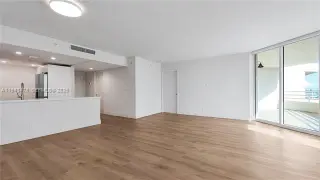 Propiedad en alquiler con 1 dormitorio y 1.5 baños en Miami
