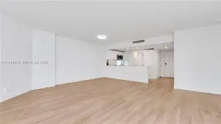 Propiedad en alquiler con 1 dormitorio y 1.5 baños en Miami
