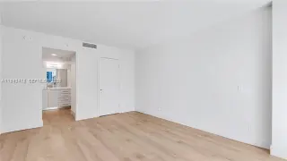 Propiedad en alquiler con 1 dormitorio y 1.5 baños en Miami