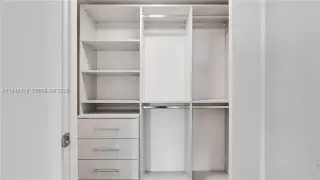 Propiedad en alquiler con 1 dormitorio y 1.5 baños en Miami