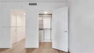 Propiedad en alquiler con 1 dormitorio y 1.5 baños en Miami
