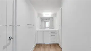 Propiedad en alquiler con 1 dormitorio y 1.5 baños en Miami