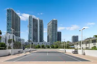 Propiedad en alquiler con 1 dormitorio y 1.5 baños en Miami